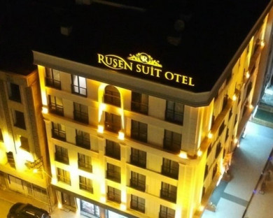 Van-Rusen Suite-1.jpg